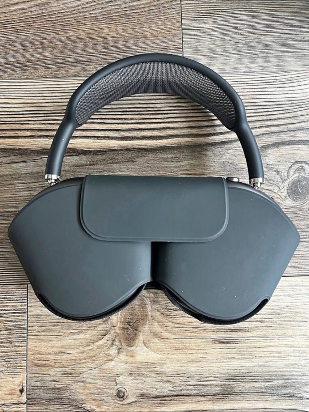 Apple Over-Ear Headphones in Space Gray with Carrying Case